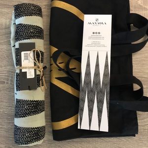 NWT Manaola Nanaka Pareo mint green and black